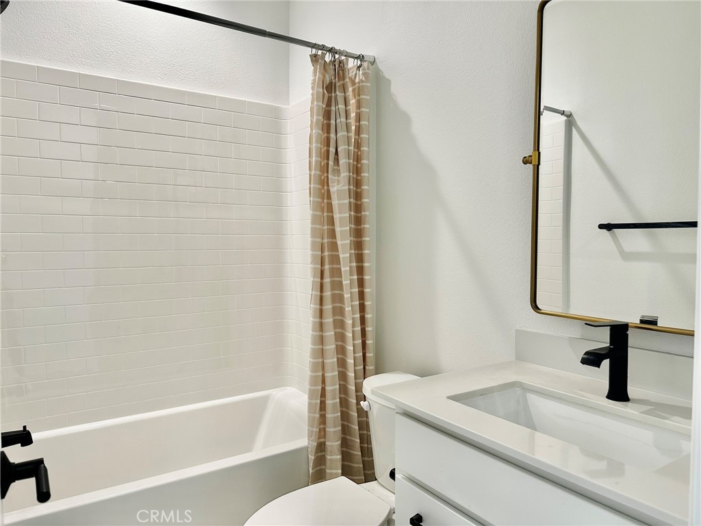 MLS #OC25251203 image #25