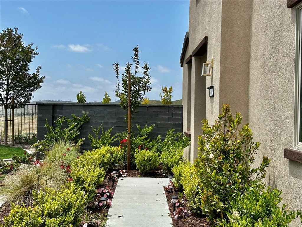 MLS #OC25251203 image #3