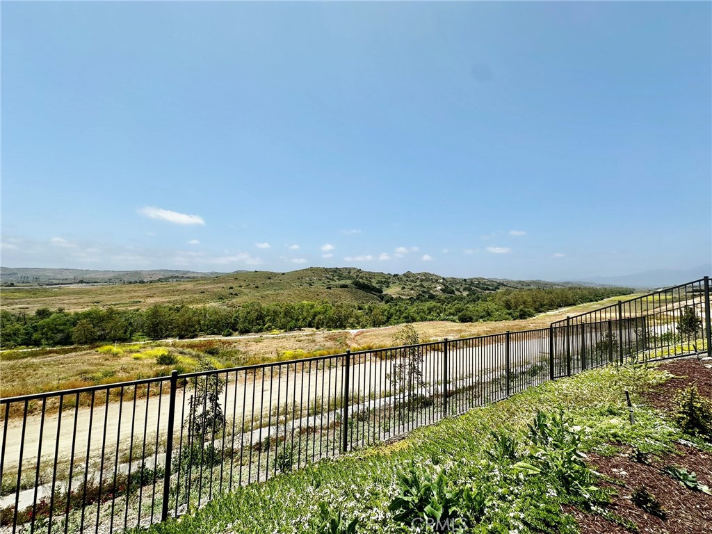 MLS #OC25251203 image #4