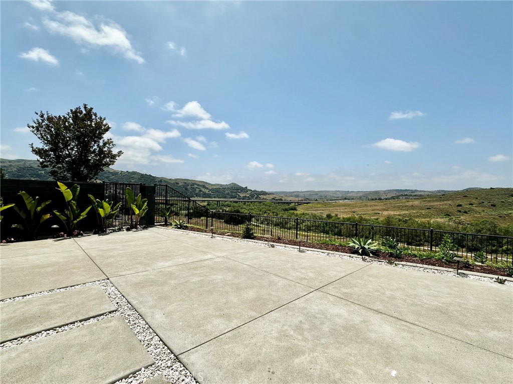 MLS #OC25251203 image #6