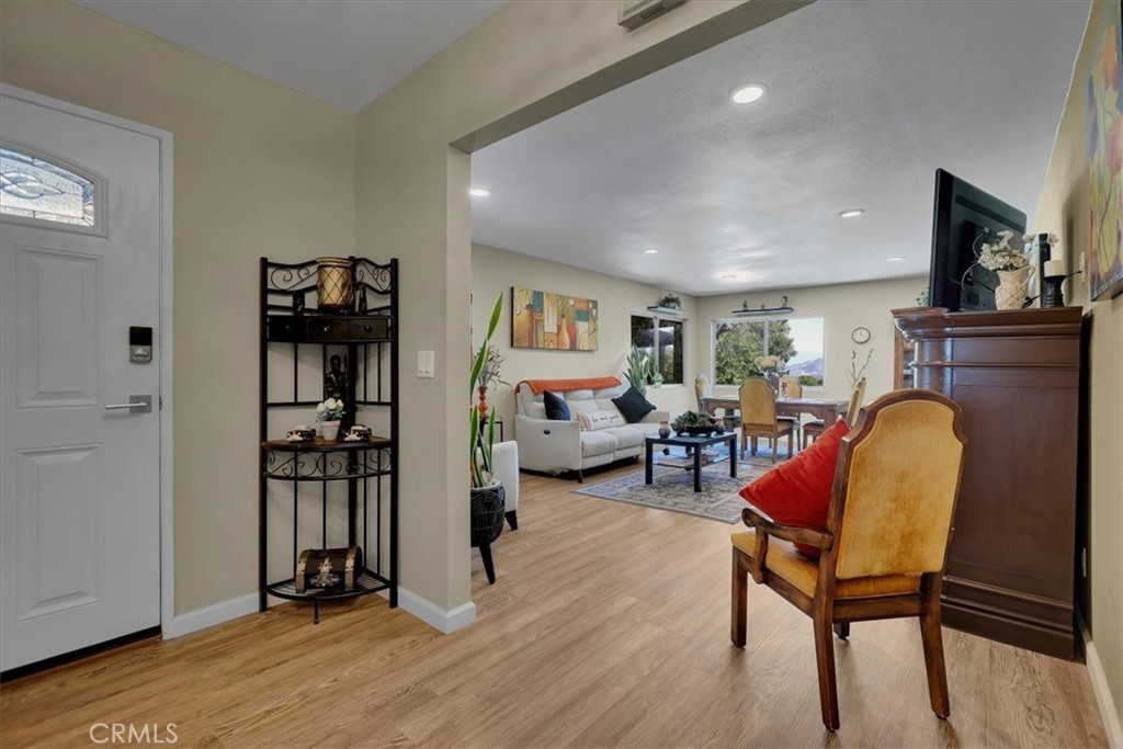 MLS #OC25251205 image #15