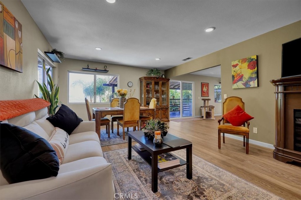 MLS #OC25251205 image #17