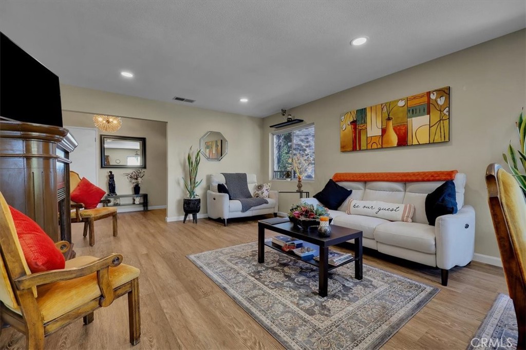 MLS #OC25251205 image #18