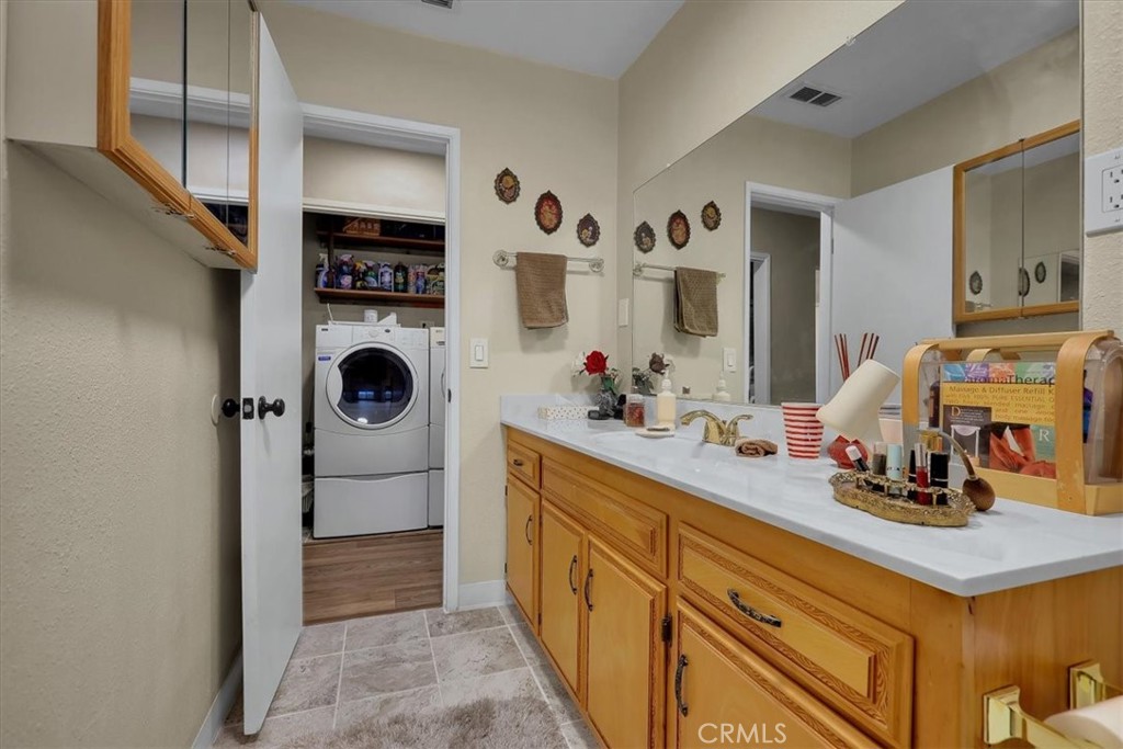 MLS #OC25251205 image #32