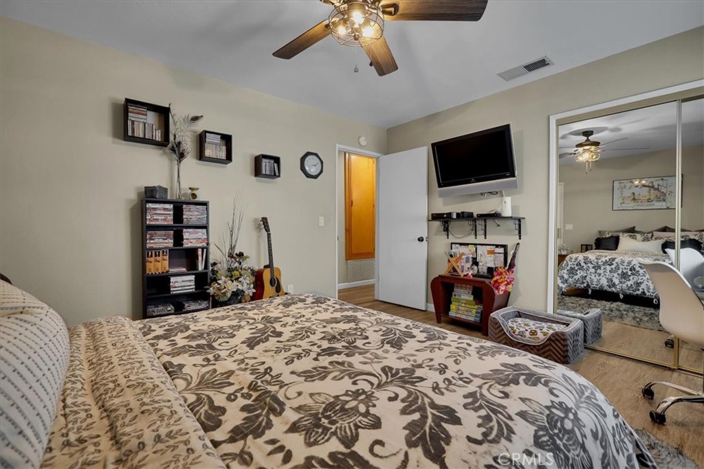 MLS #OC25251205 image #37