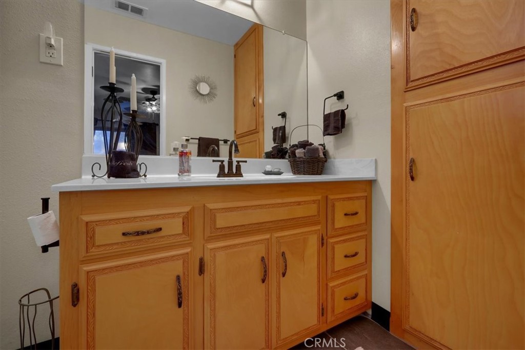 MLS #OC25251205 image #41