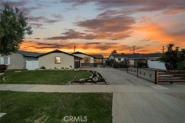 MLS #OC25251206 image #1