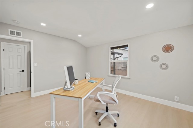 MLS #OC25251206 image #11