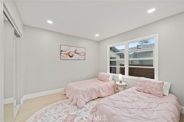 MLS #OC25251206 image #14