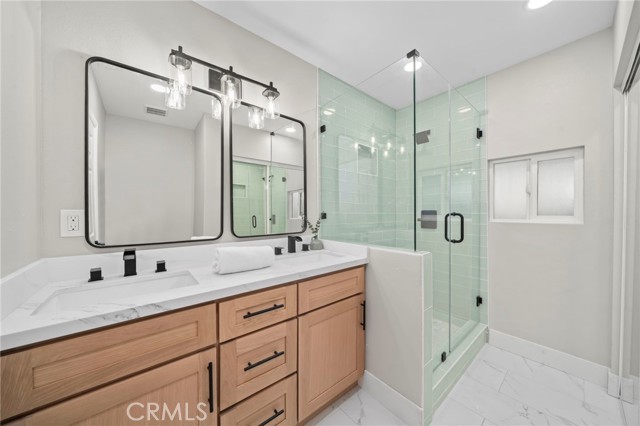 MLS #OC25251206 image #16