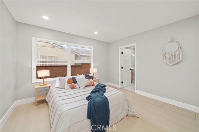 MLS #OC25251206 image #17