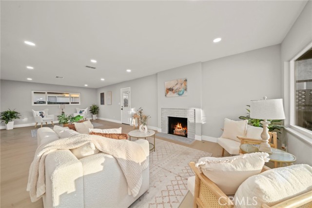 MLS #OC25251206 image #4