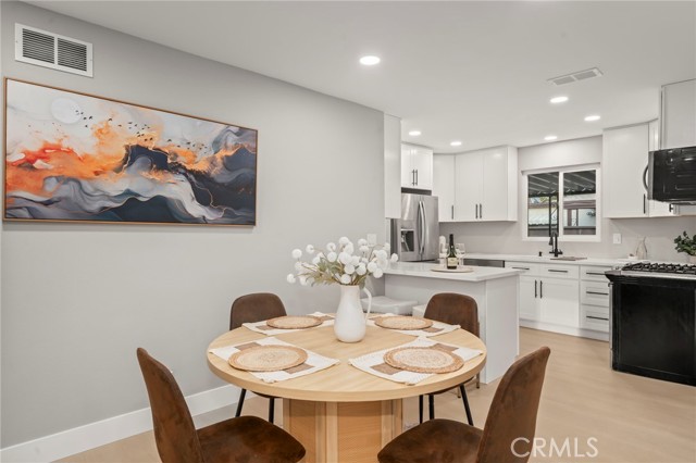 MLS #OC25251206 image #9