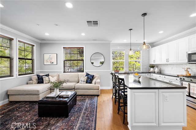 MLS #OC25251213 image #10