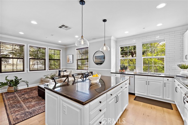 MLS #OC25251213 image #14