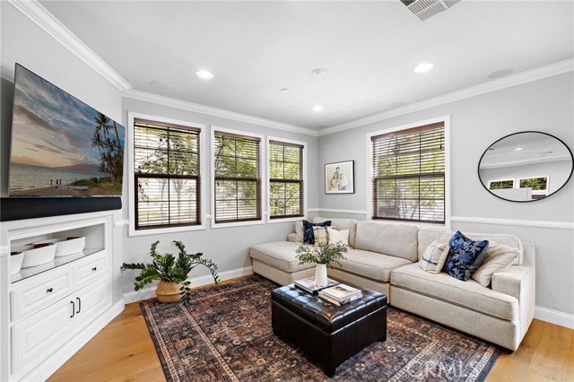 MLS #OC25251213 image #17