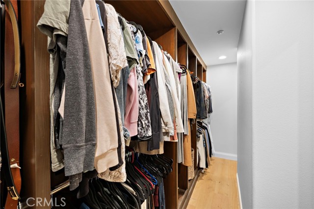 MLS #OC25251213 image #24