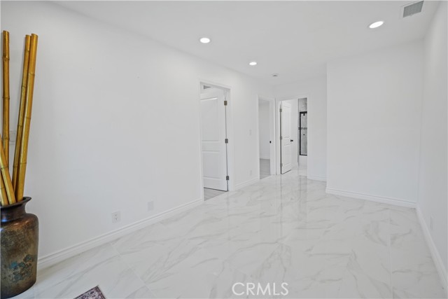 MLS #OC25251217 image #29