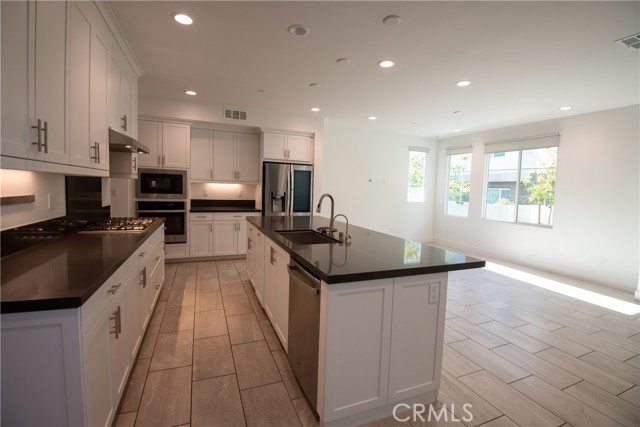 MLS #OC25251258 image #4