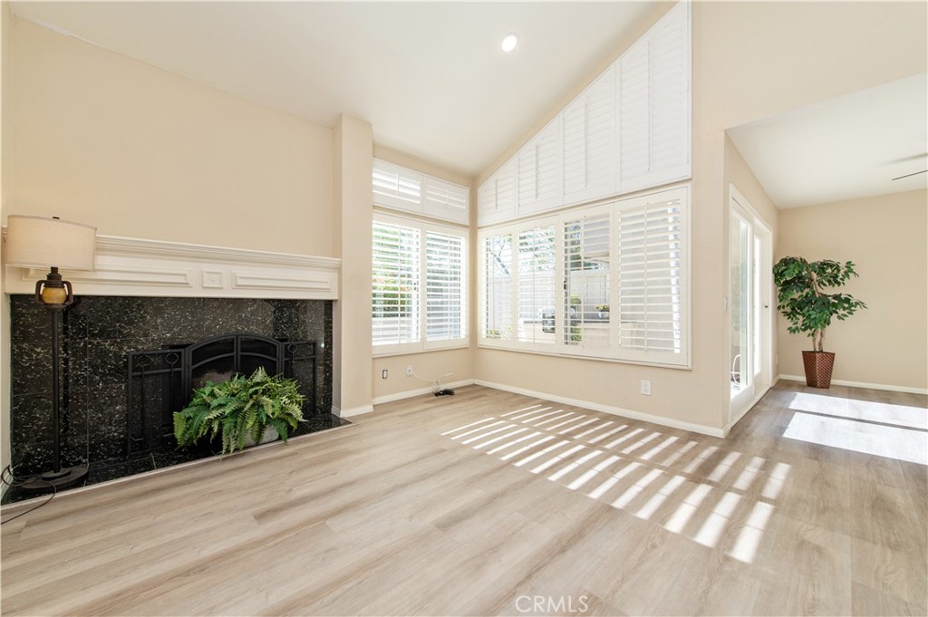 MLS #OC25251270 image #6