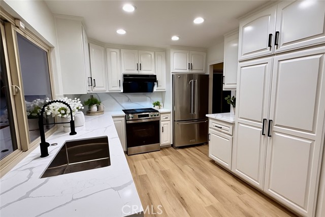 MLS #OC25251275 image #8