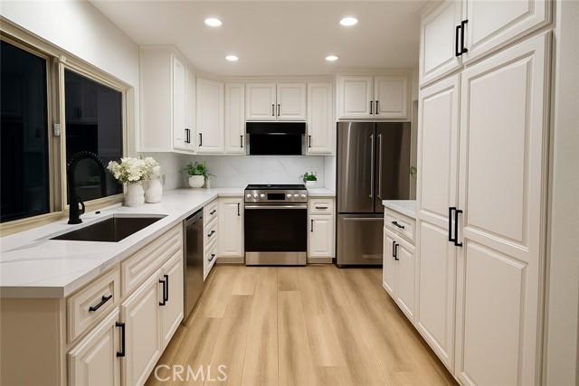 MLS #OC25251275 image #9