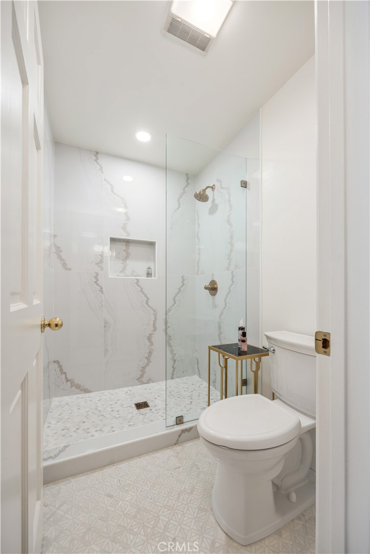 MLS #OC25251283 image #11