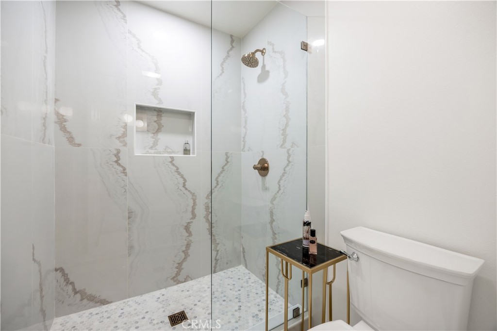 MLS #OC25251283 image #17