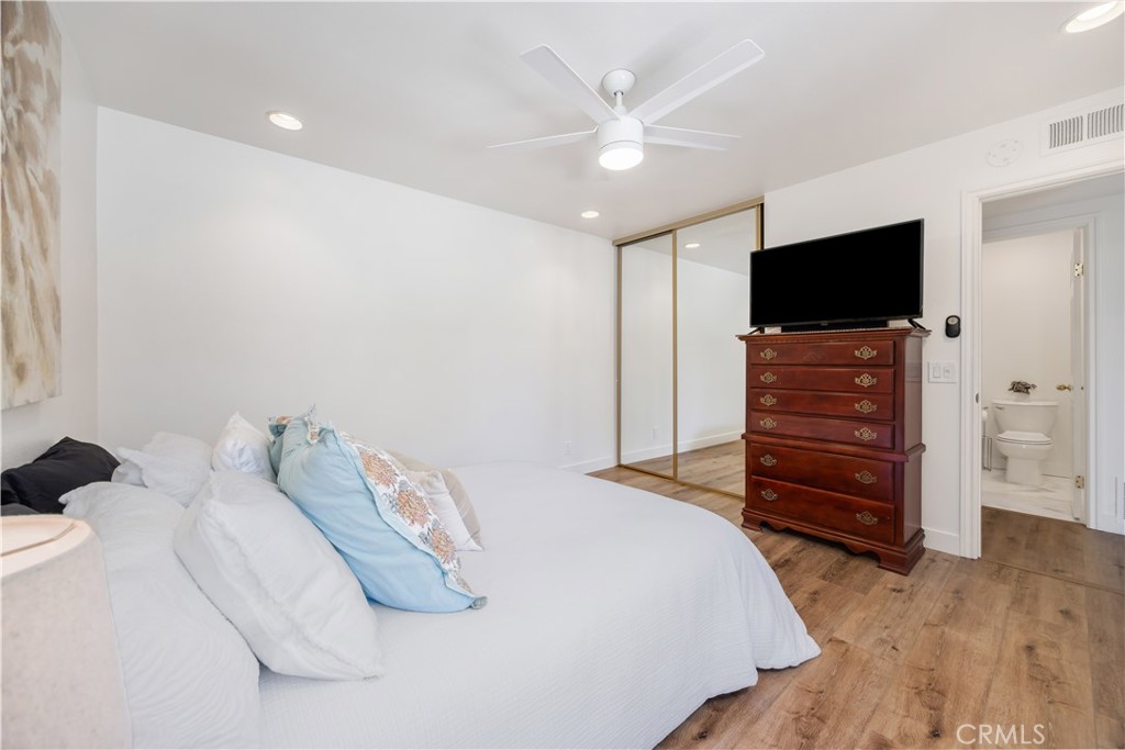 MLS #OC25251283 image #9