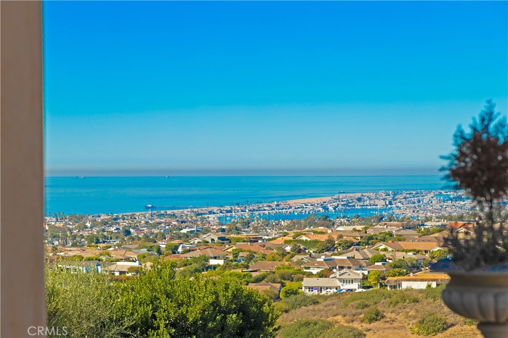 MLS #OC25251299 image #9