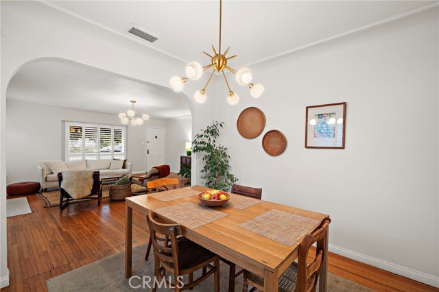 MLS #OC25251300 image #1