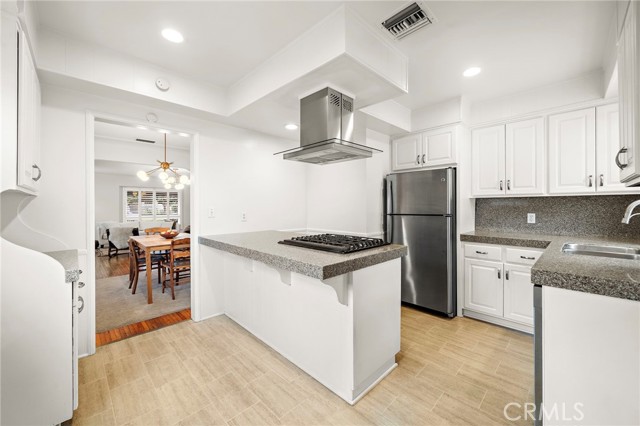 MLS #OC25251300 image #4