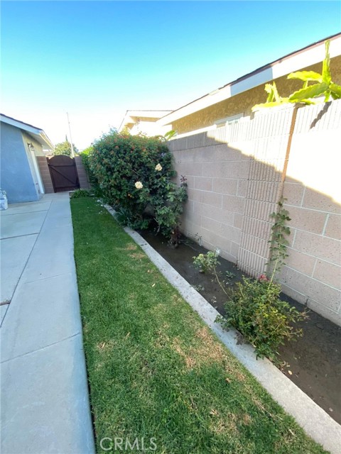 MLS #OC25251303 image #27