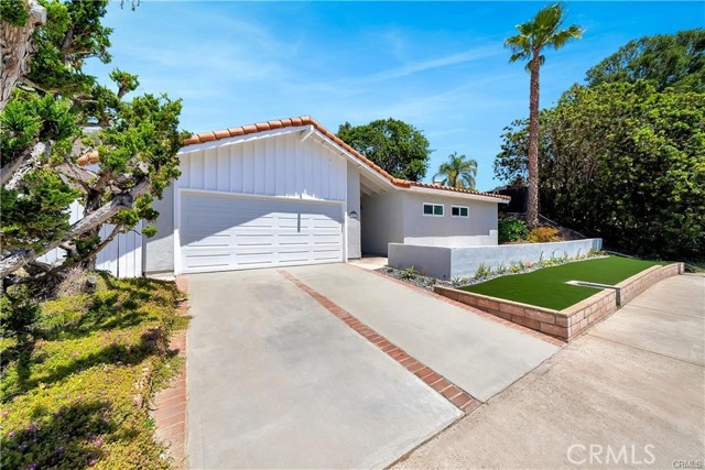 MLS #OC25251328 image #2