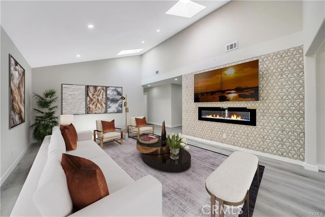 MLS #OC25251328 image #6