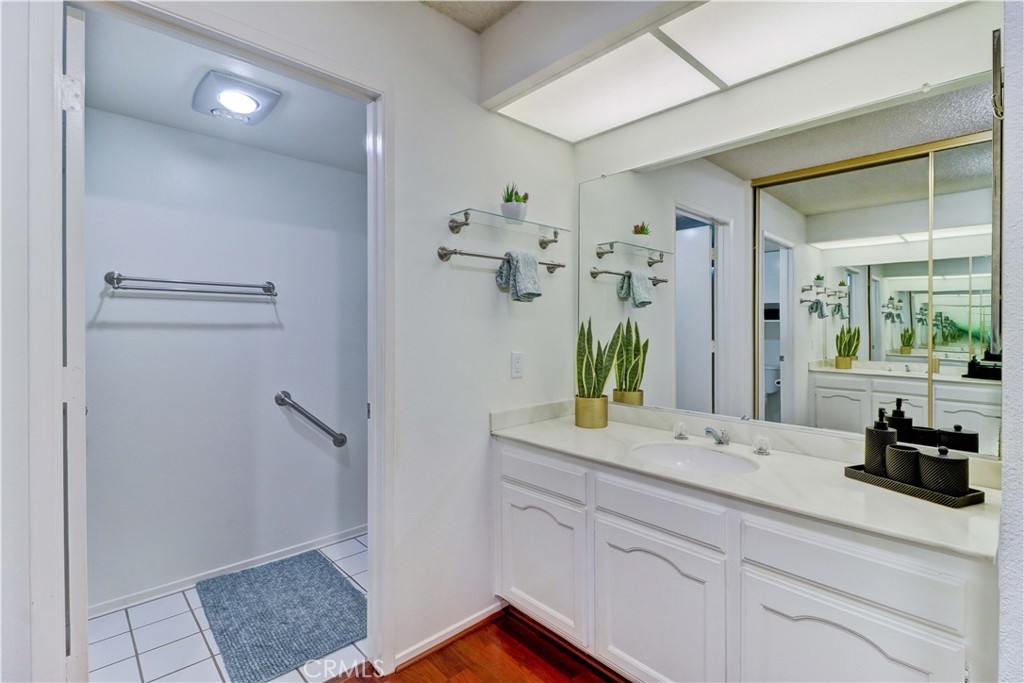 MLS #OC25251355 image #27