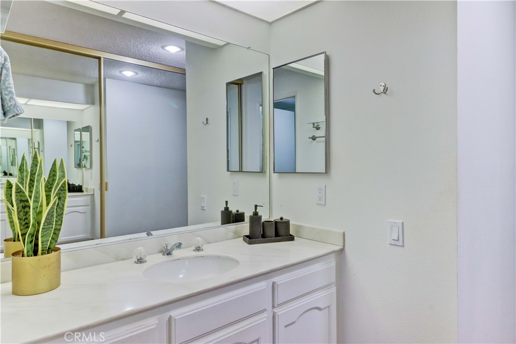 MLS #OC25251355 image #29