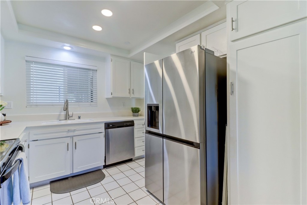 MLS #OC25251355 image #9