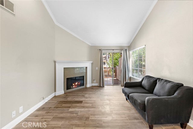 MLS #OC25251389 image #1