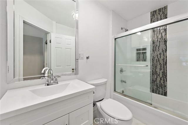 MLS #OC25251389 image #11