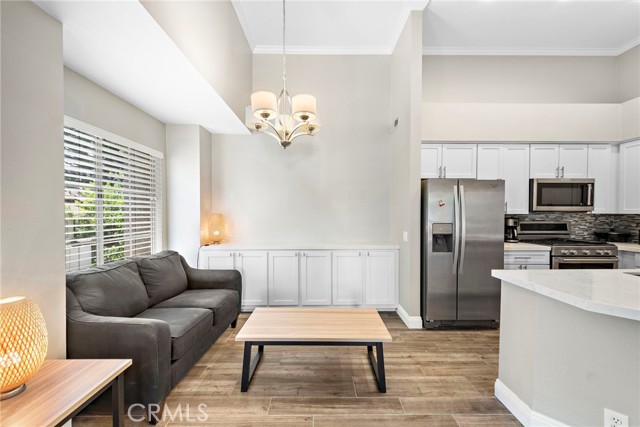 MLS #OC25251389 image #2