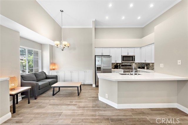 MLS #OC25251389 image #5