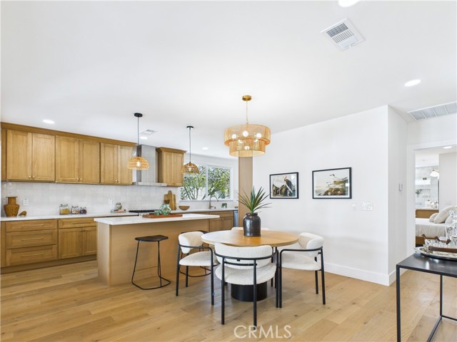 MLS #OC25251397 image #1