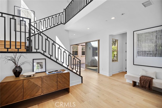 MLS #OC25251413 image #2