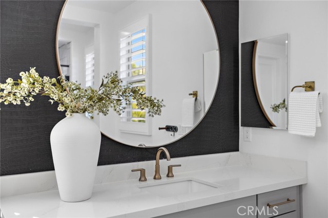 MLS #OC25251413 image #31