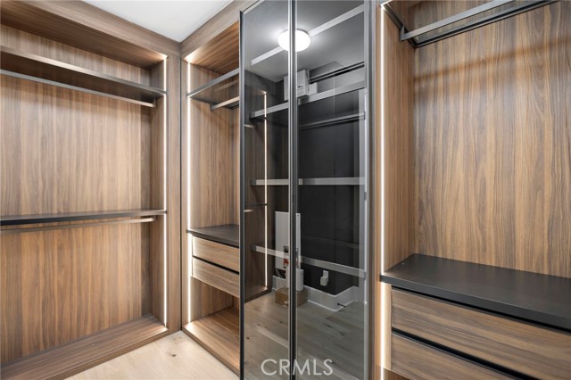 MLS #OC25251413 image #34