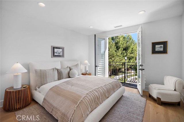 MLS #OC25251413 image #35