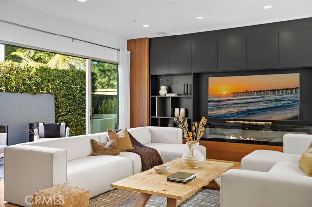 MLS #OC25251413 image #9