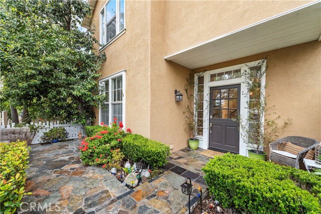 MLS #OC25251501 image #0