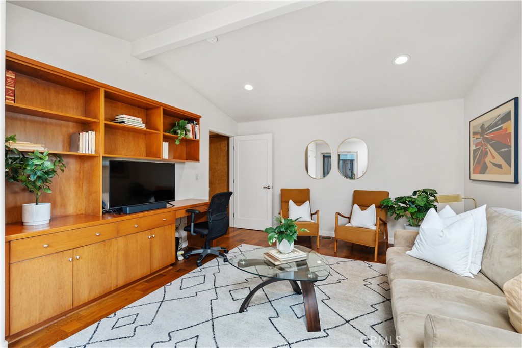 MLS #OC25251511 image #17